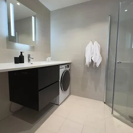 Moderne 3 Roms I Oslobukta! *